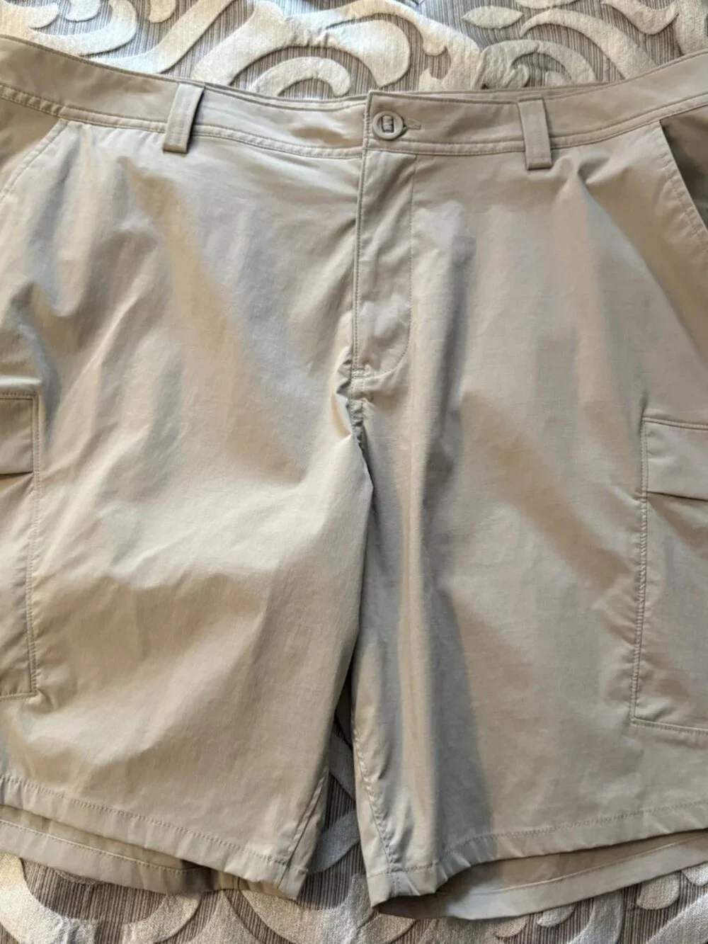 Under Armour Fish Pro Hunter 2.0 Cargo Shorts Size 40 Khaki Tan Pockets UPF 50+ - Picture 4 of 12